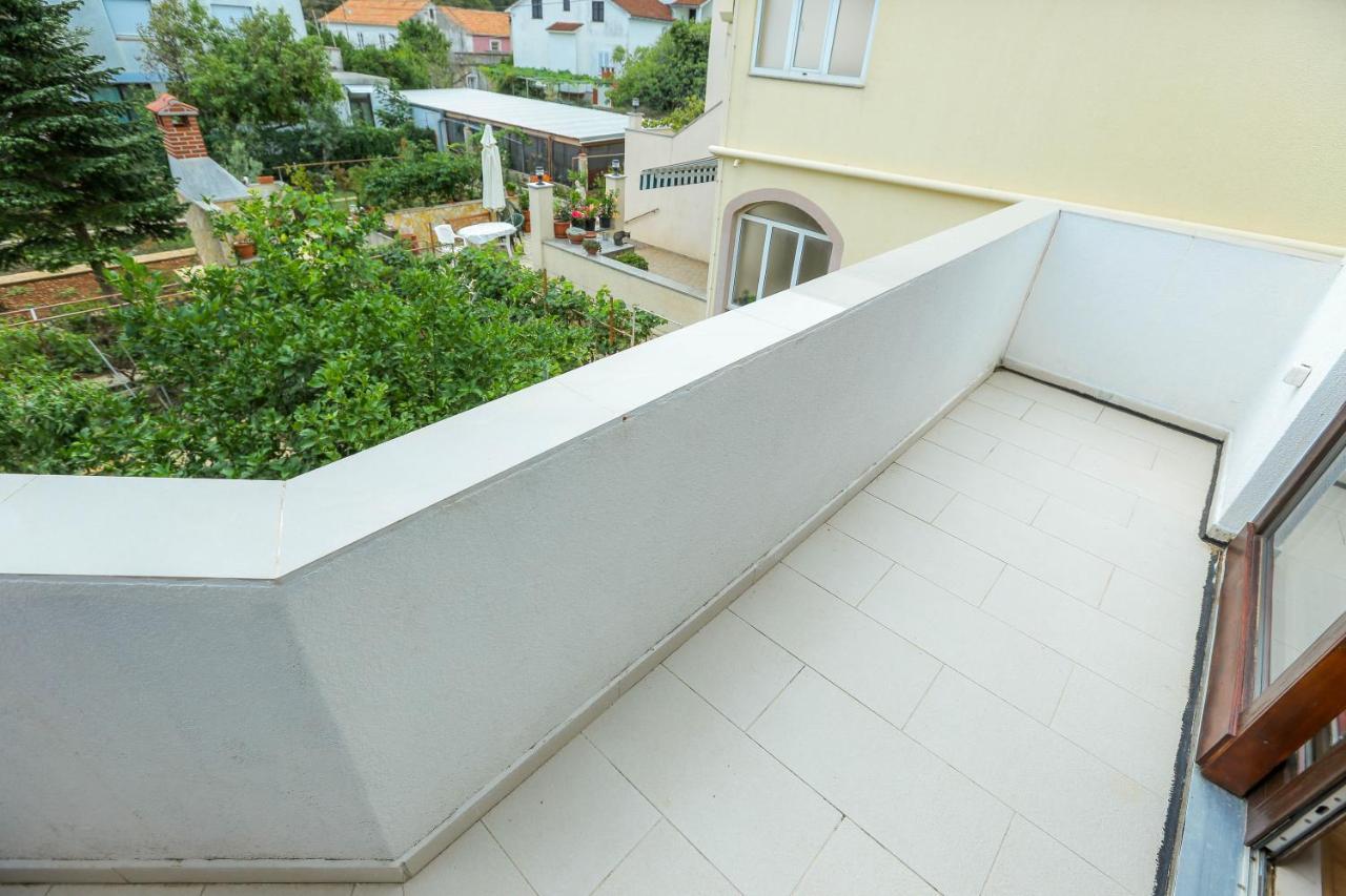 Apartments Maslina Božava Екстериор снимка